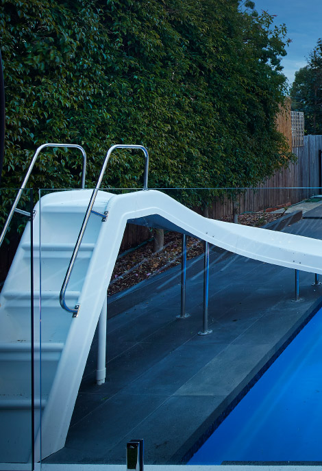 choosing-the-right-waterslide-for-your-pool